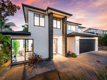 8 Beds, Income Potential, Olympian Energy