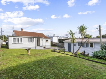 CITY-FRINGE FREEHOLD WITH POTENTIAL!