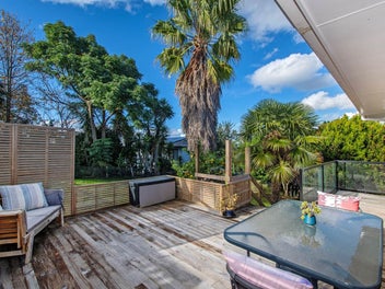 Town Convenience with a Peaceful Outlook