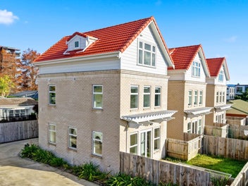 Freestanding Family Home - Rare Find in Avondale!