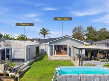 Your Private Oasis with 909sqm of Potential!