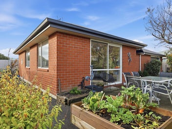 Uncomplicated Living on Victoria St