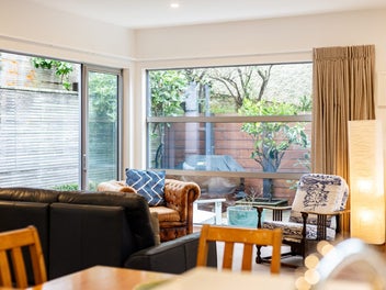CONTEMPORARY COMFORT & CONVENIENCE