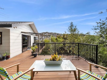 Modernised, Move In Ready With City Convenience