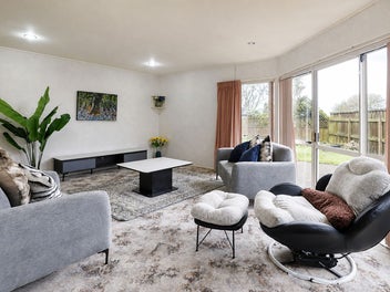 Don't miss this fantastic opportunity in Lynmore.