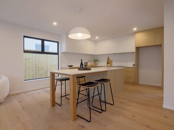 Stunning Family Living in Woburn