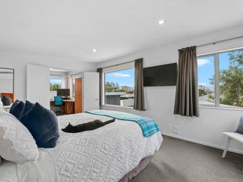 Separate Master Suite, Top Location