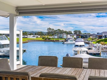 The Waterfront Retreat