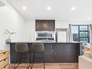 Effortless Living & Location