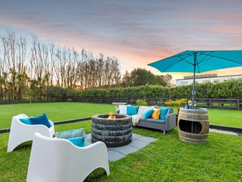 Country Lifestyle, City Location