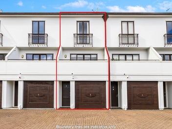 SUPERB CITY FRINGE LIVING