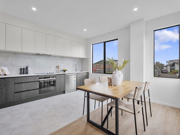 Brand New Family Living with 3 Ensuite Bedrooms