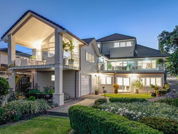 Breathtaking Views, Your Luxury Lifestyle Awaits