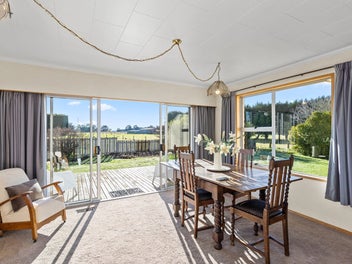 Lifestyle living minutes from town