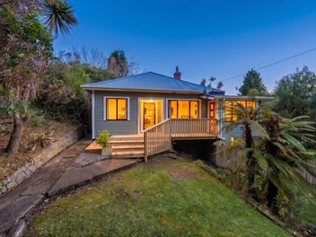 Hidden Hillside Haven with Character and Charm