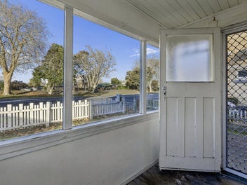 Character, Convenience & Riverside Charm!