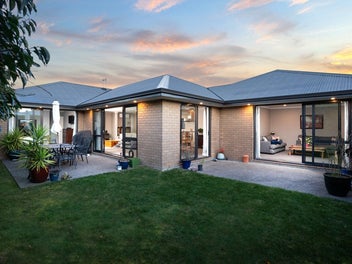 Sun-Soaked, Stylish, and Seriously Spacious