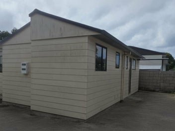 Priced to sell - 3 bedroom for relocation