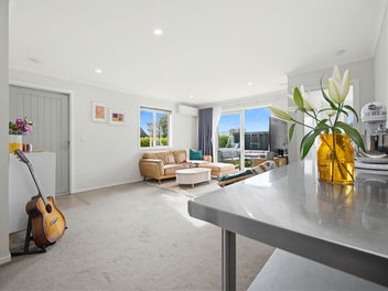 Glenview Charm – Saxby Road, Hamilton