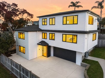 Modern Family Living with Sea Views & Convenience