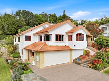 First Time on the Market in 23 Years - Sea Views