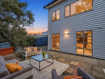 Exceptional Supersized Home – Westlake Zone