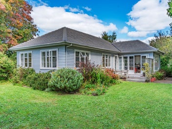 Park-Like Living in the Heart of Carterton