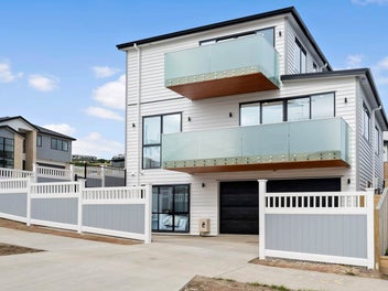 Must Be Sold - Elevated Family Home