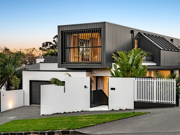 A Masterclass in Contemporary Design