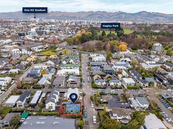 Freestanding and freehold - central Merivale