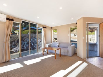 Warm, Bright & Easy Living in Bishopdale