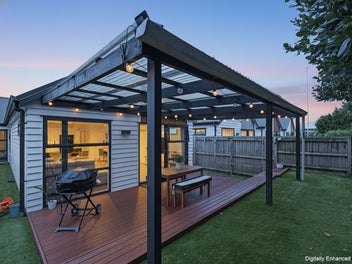 Easy-Care Living in a Convenient Location-Freehold