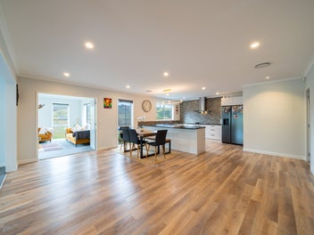 Four Bedroom Single Level Home In Churton Park