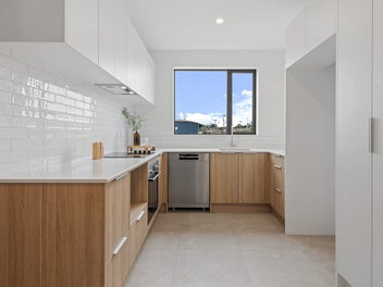 Bright Living with Mountain Views