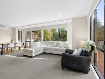 Low maintenance home ready for new owners
