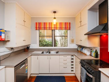 Feilding - Family Living with Views