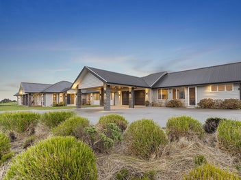 Rare Offering on Pukekohe Hill – Vendor...