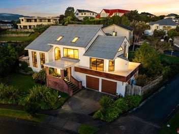 Big Home, Big Views, Serious Sellers