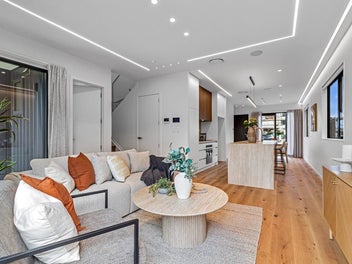 Contemporary Comfort Meets Coastal Convenience