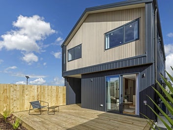 Contemporary Comfort Meets Coastal Convenience