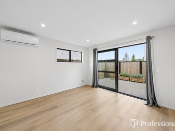 Bright & Modern 2-Bed End Unit, Move In Today