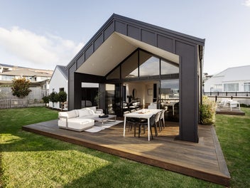 Modern Architectural Residence with Panoramic View