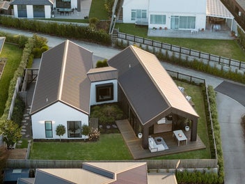 Modern Architectural Residence with Panoramic View