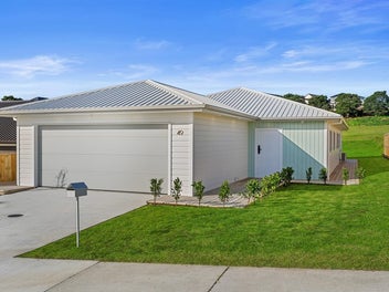 Coastal Luxury - Move in ready!
