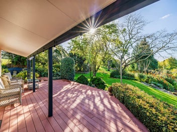 An Enchanting Estate With Supplementary Income