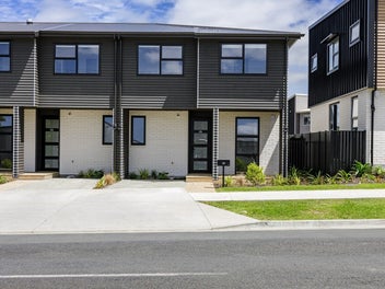 Rare 4-bedroom family homes in Swanson