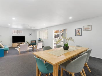 Family Friendly, Freehold & Fabulous Location