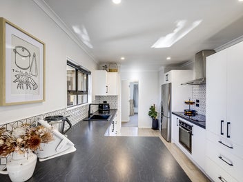 Renovated Family Home on 954sqm (more or less)