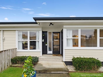 Immaculate Renovation - Quiet Cul de Sac Location