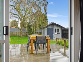 Immaculate Renovation - Quiet Cul de Sac Location
